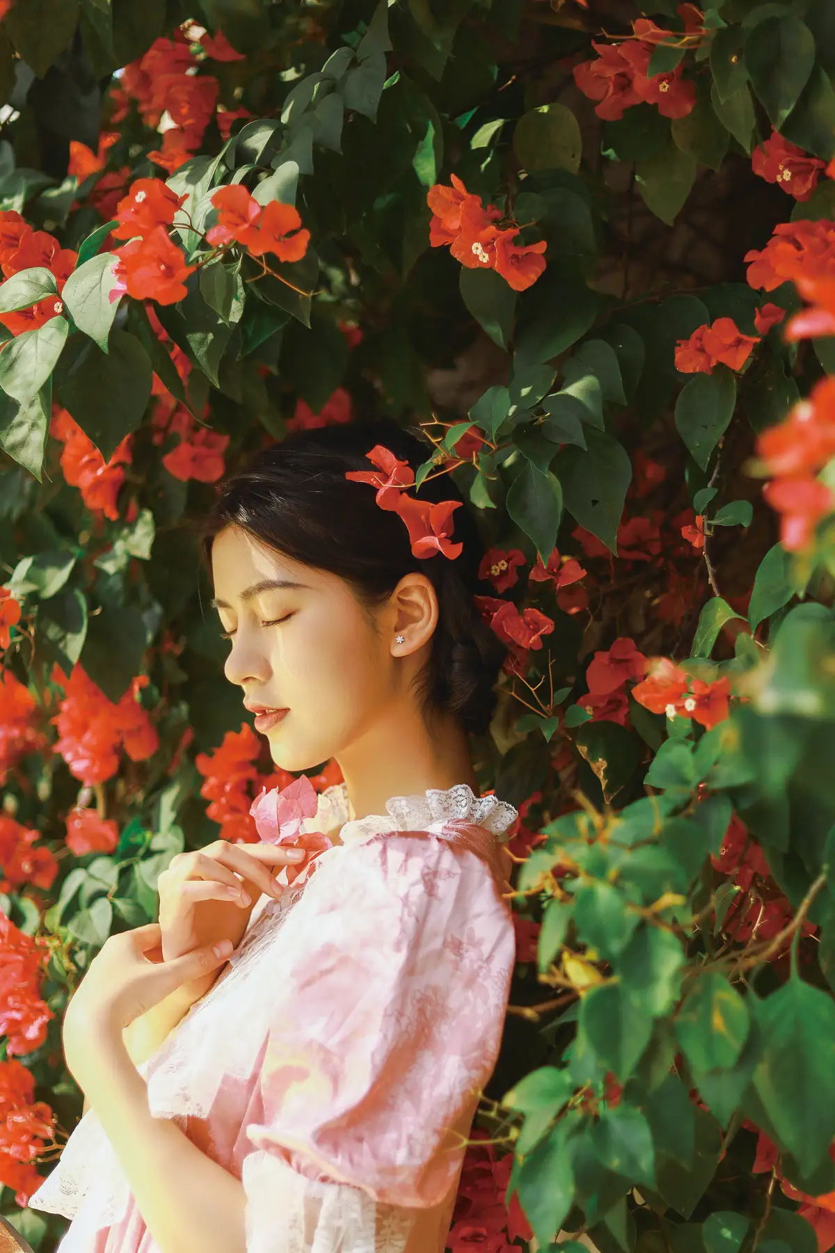 [YITUYU] 2022.09.12 Vol.1932 – Bougainvillea and the Girl Xinhui#[21P]-17